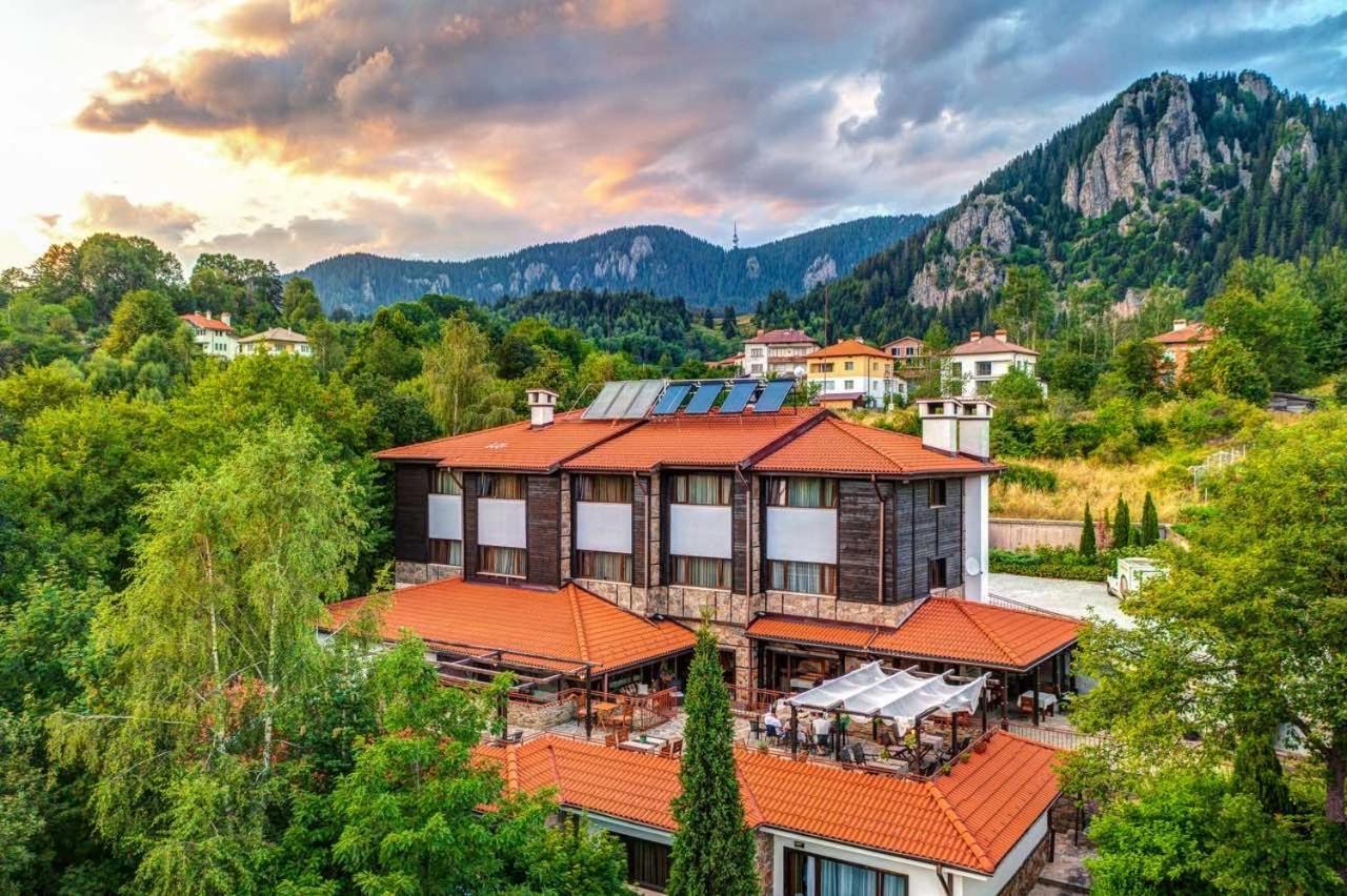 Hotel Smilen Smoljan Exteriér fotografie